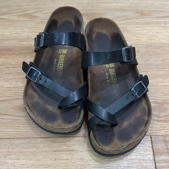 Birkenstock Black Leather Toe-Loop Sandal with Buckle Straps - Picture 3 of 8